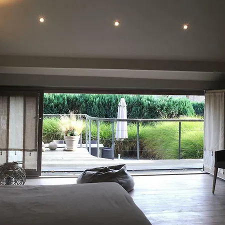 Le Temps D'une Pause Bed & Breakfast 3*